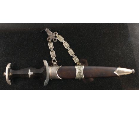 Third Reich: Schutzstaffel SS-Ehrendolch 1936 pattern Chained “Honour” Dagger as issued to the members of the SS officers and