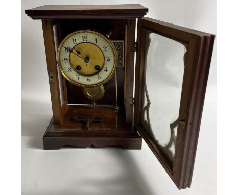 A nice EDWARDIAN ANTIQUE mahogany mantle clock with part enamel face part brass with keyW: 21cm approx H: 29cm approx Approx 