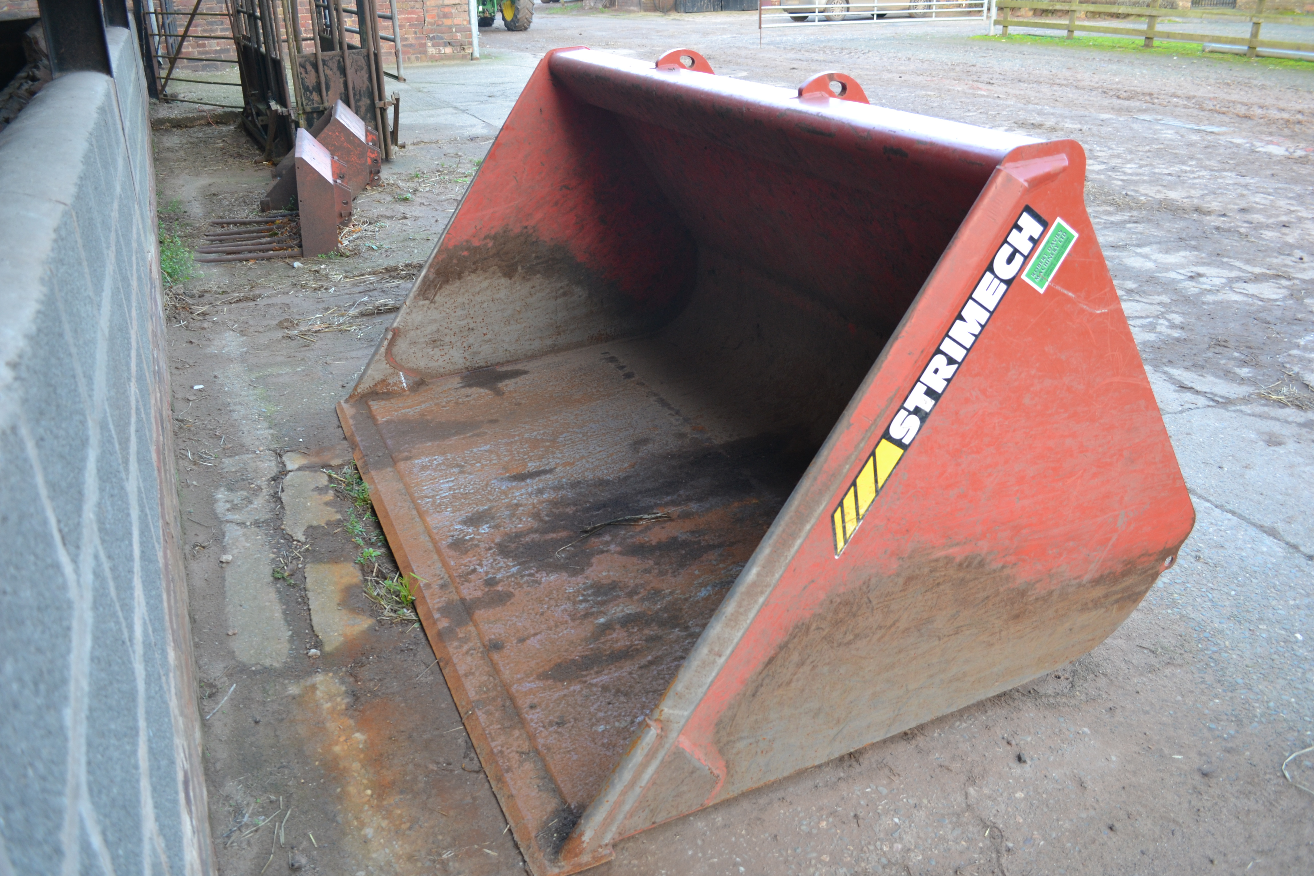 STRIMECH GRAIN BUCKET 7ft 6" 2013 MANITOU HEADSTOCK