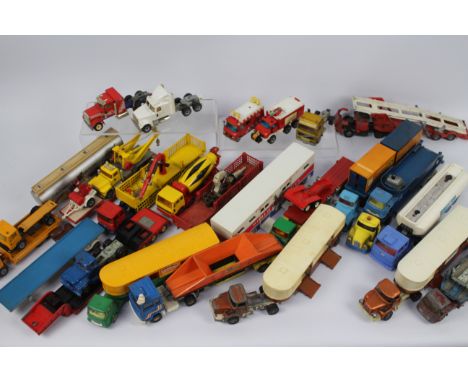 Corgi, Siku, Others - An unboxed collection of diecast commercial vehicles in various scales. Lot includes Siku Volvo F10 Tur