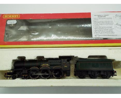 Hornby - an OO gauge model Castle class 4-6-0 locomotive and tender, running no 5053 'Earl Cairns', # R 2086, appears ex in s
