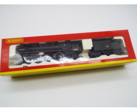 Hornby - an OO gauge model class 7MT locomotive and tender, 4-6-2 Western Star op no 70025, BR green lined livery, # R2272, a