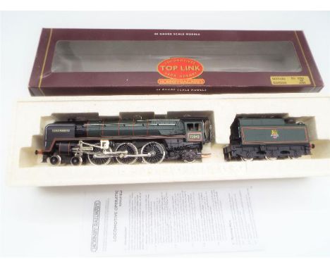 Hornby Top Link - an OO gauge special edition model Britannia class 4-6-2 locomotive and tender, op no 70042 'Lord Roberts' #