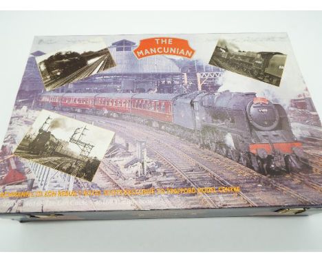 Bachmann - an OO gauge boxed set, The Mancunian rebuilt Royal Scots 31-275Y specially commissioned by Traffrd ModelCentre, wo