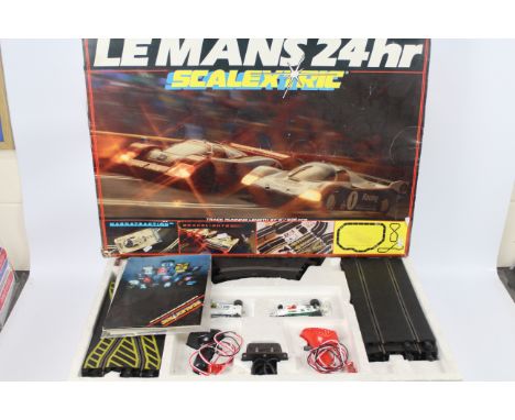 Scalextric - Le Mans 24hr. A large Le Mans 24hr Scalextric set. Item appears in excellent condition with light storage wear o