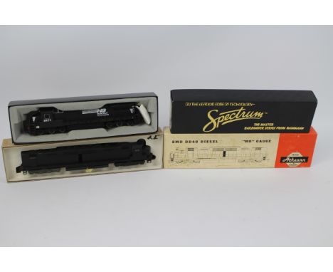 Bachmann Spectrum - Athearn - 2 x boxed HO gauge locos, a GM EMD DD40 RTR 2 motor Diesel in plain black finish # 4280 and a G