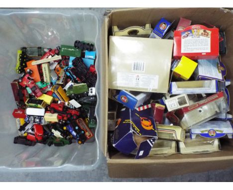 Corgi, Lledo, Oxford Diecast, Others - A large unboxed quantity of diecast in various scales. Lot includes Corgi Diamond T 98