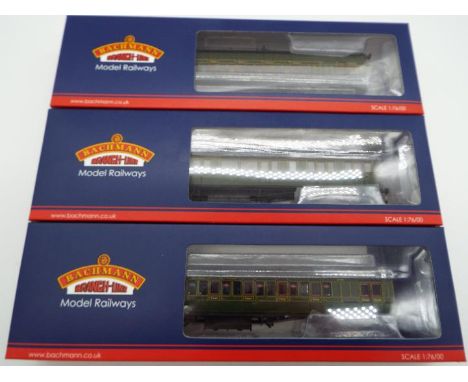 Bachmann - 3 x OO gauge Southern Railway Birdcage coaches # 39-601 brake 3rd lavatory coach, 39-611 composite lavatory coach 