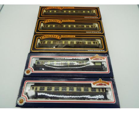 Bachmann and Mainline - 5 x OO gauge GWR coaches comprising twoBachmann corridor coaches and three Mainline coaches, chocolat