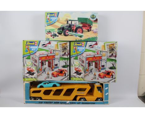 Revell - Junior Kit - Nylint - Car Carrier. A selection of 3 factory sealed Junior kits by Revell.  2 x #00850 Fire 112 kits.