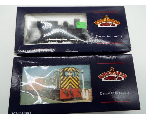 Bachmann - two OO gauge model locomotives, class J72 tank locomotive 0-6-0T running no 68680, BR black lined livery early cre