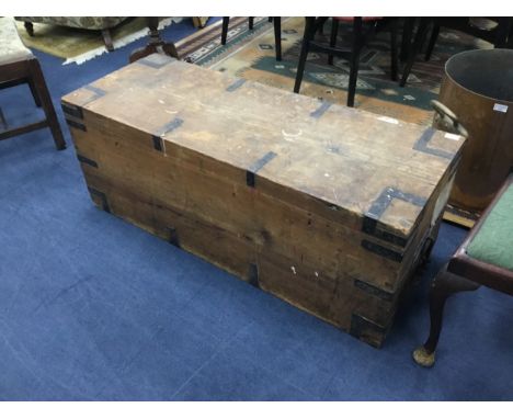 EARLY 20TH CENTURY STAINED WOOD METAL BOUND TRAVEL TRUNK, 121cm wide