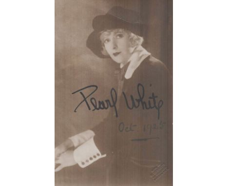 Pearl White signed 6x4 vintage black and white photo. Pearl Fay White (March 4, 1889 - August 4, 1938) was an American stage 