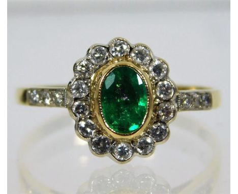 A Victorian 18ct gold ring set with diamond &amp; emerald 2.8g size P