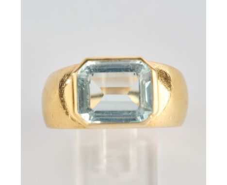 Ring, 18kt Gelbgold, Aquamarin ca. 4.0 ct., 13.35 g, RM 51, Tragespuren