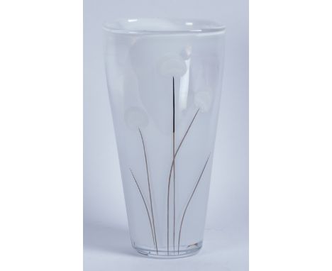 Vase, "Blossoms", Orrefors, Studioglas, 2008, limitiert 12/60, nummeriert 9165-97, konische Form, farbloses Glas mit weißen E
