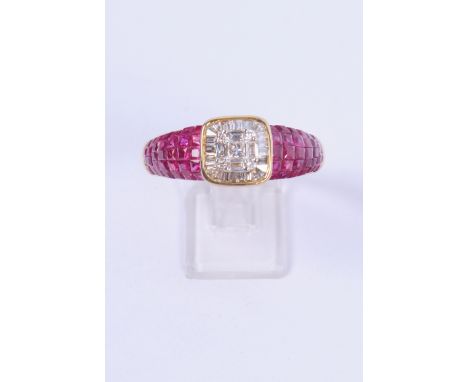 Ring, 18kt Gelbgold, 66 Rubine, zus. ca. 1.40 ct., 36 Diamanten zus. ca. 0.30 ct., etwa tw/si, ca. 4.52 g, RM 56