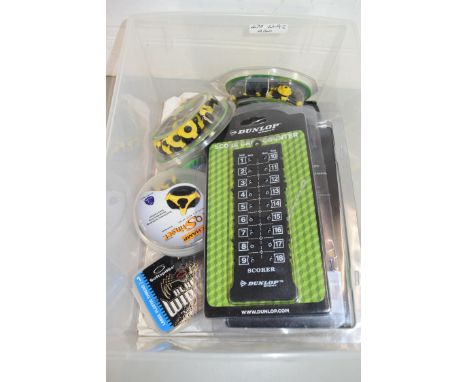 BOX OF GOLF ITEMS TO INCLUDE DUNLOP SCORE CARD COUNTER AND BOXES OF MASTERS ULTRA-GRIP PRO METAL CLEATS