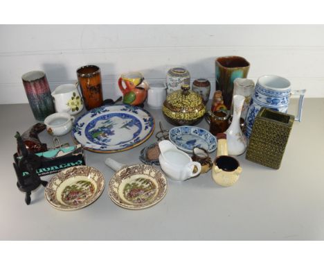 MIXED LOT OF CERAMICS TO INCLUDE RANGE OF VASES, MODEL SEAL, DECORATED PLATES AND OTHER ITEMS