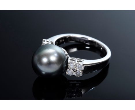 WG 750 Ring mit grauer Zuchtperle (Ø 11mm) und 8 Brillanten (zus. ca. 0.40ct/VSI/W), 7,6g, Gr. 54,5