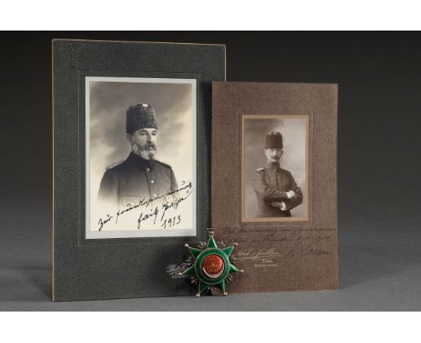 3 Diverse Teile: Osmanje-Orden (2. Modell), 3. Klasse (6,5x6,5cm, Agraffe fehlt, etw. defekt) und 2 Portrait Photographien au