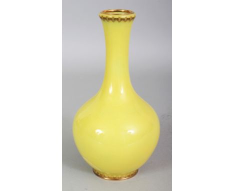 AN EARLY 20TH CENTURY JAPANESE ANDO YELLOW ENAMEL CLOISONNE VASE, the vase mainly undecorated with narrow borders to the neck