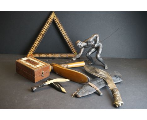Mixed collectables to include kukri, paper knife, cribbage boards x 2, shoe stretcher &amp; climbing man (6) 