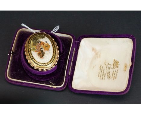 Japanese Satsuma 9ct yellow oval brooch, the hand-painted ceramic plaque depicting a woman and two young boys, opaque black a