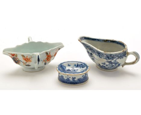 Chinese sauce boat, with twin handles and spout painted in the Imari style, length 16.3cms; blue and white sauce boat, painte