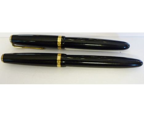 PARKER PEN SET. His and hers Parker pen Duofold set with 14ct gold nibs