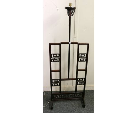 Oriental lamp stand of cylindrical form, 56x153cm.