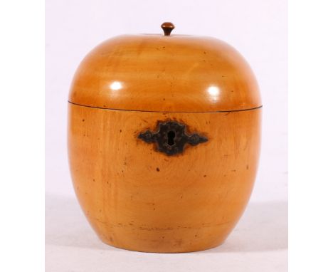 Fruitwood tea caddy modelled as a apple. 13cm high