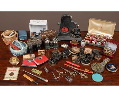 Various collectors items and bijouterie to include a projector by Contruments Limited together with twenty four film reels of