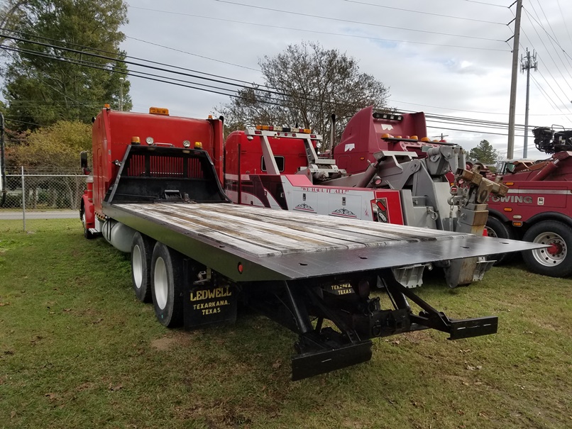 1986 Peterbilt 359, w/sleeper 10 wheeler Cat dsl 24 ...