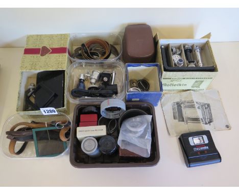 Assorted camera and photographic accessories, mainly by Leica and Rollei 