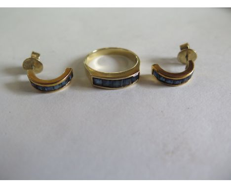 A 14ct yellow gold sapphire ring and earring set M/N, approx 5.8 grams total weight - good condition, minor wear 