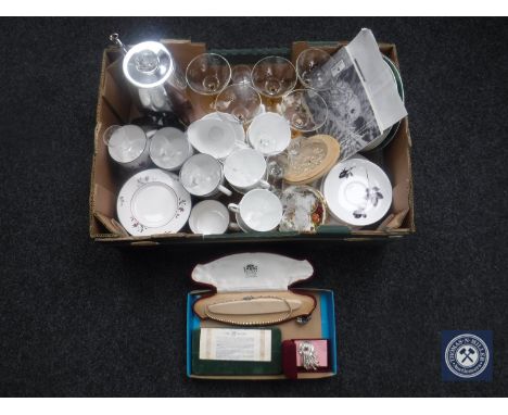 A box of assorted collector's plates including Wedgwood, Windsor china tea service, Royal Albert Old Country Roses plates, bo