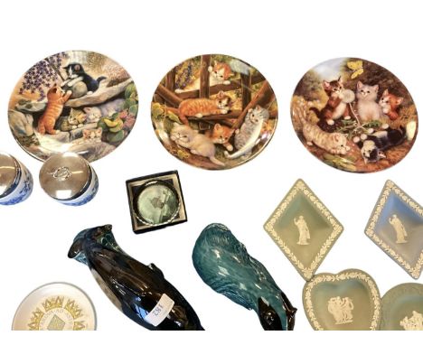 A collection of 20th century ceramics to include Poole and Wedgwood. 