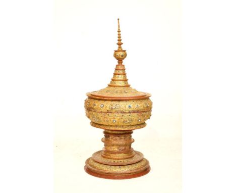 20th Century Thai lacquered papier-mâché banqueting rice bowl having allover gilt scrolling acanthus foliage with applied pas