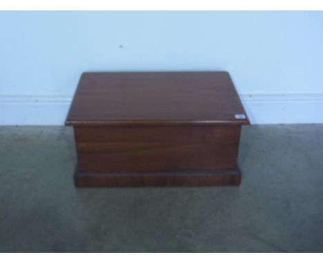 A walnut trunk with hinged lid - 61.5cm x 40cm x 29cm high