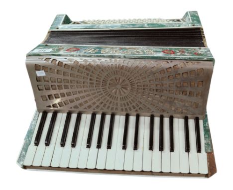 SOPRANI ACCORDIAN 