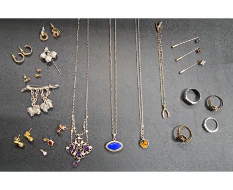 INTERESTING SELECTION OF VINTAGE JEWELLERY including a ruby and seed pearl ring (with damage), a purple and clear paste set V