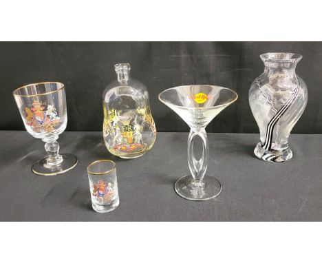 SELECTION OF COMMEMORATIVE AND OTHER GLASSWAREcomprising two Queen Elizabeth II Golden Jubilee glasses; Queen Elizabeth II Co