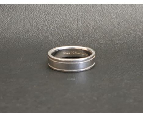 TIFFANY & CO. PLATINUM DOUBLE MILGRAIN BAND6mm wide, ring size T, 14.6 grams