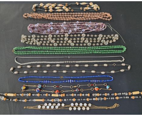 GOOD SELECTION OF VINTAGE BEAD NECKLACESincluding various crystal, glass and millefiori bead examples (11)