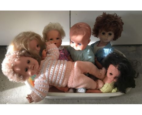 Collection of 6 large vintage vinyl dolls c1970/80's. To include Palitoy, Evergreen &amp; Roddy.  Baby/dolls bath included. 