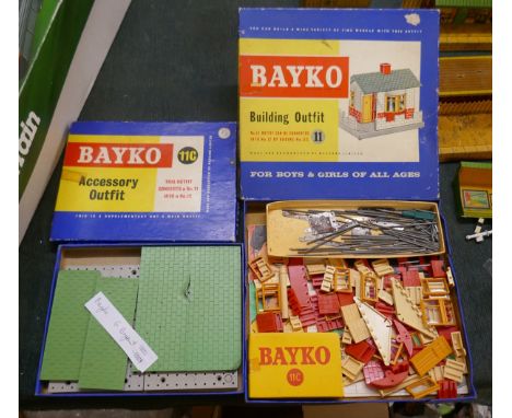 Bayko accessory outfit together with Bayko building outfit 