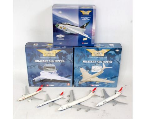 A collection of mixed boxed and loose aircraft to include Corgi Aviation Archive and Airliners 1/250 scale, some with replace