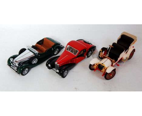 Three various boxed and loose Franklin Mint 1/24 scale diecast vehicles to include a 1938 Alvis 4.3L (NM,BVG), a loose 1936 B