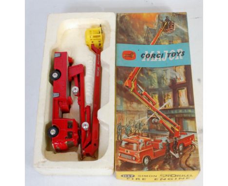 Corgi Toys, 1127, Simon Snorkel Fire Engine, comprising red body with spun hubs, missing 1 fireman figure, in the original po